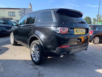 Used Land Rover Discovery Sport 2017 for sale - 79496960: Photo
