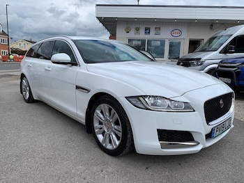 Used Jaguar XF 2019 for sale - 78261055: Photo