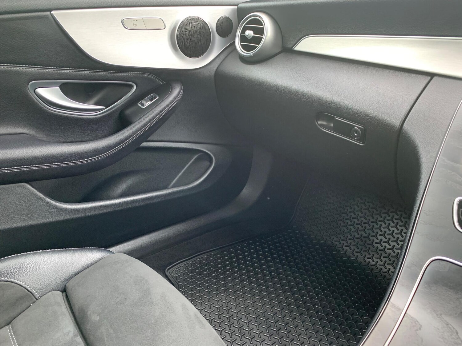 Used Mercedes-Benz C Class 2019 for sale - 78008689: Photo 21