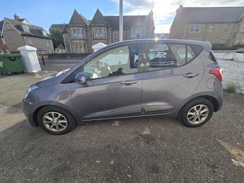 Used Hyundai i10 2016 for sale - 79554355: Photo