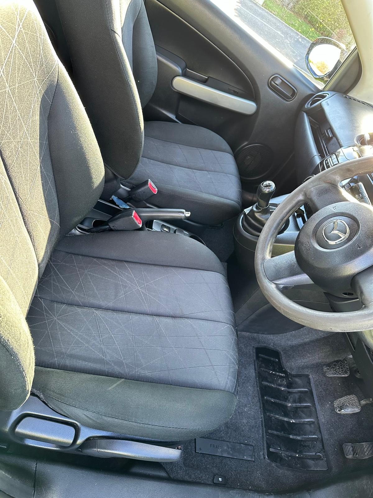 Used Mazda Mazda2 2014 for sale - 76666058: Photo 8