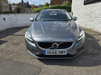 Used Volvo V40 2016 for sale - 79275392: Photo