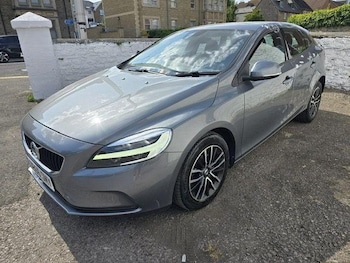 Used Volvo V40 2016 for sale - 79275392: Photo