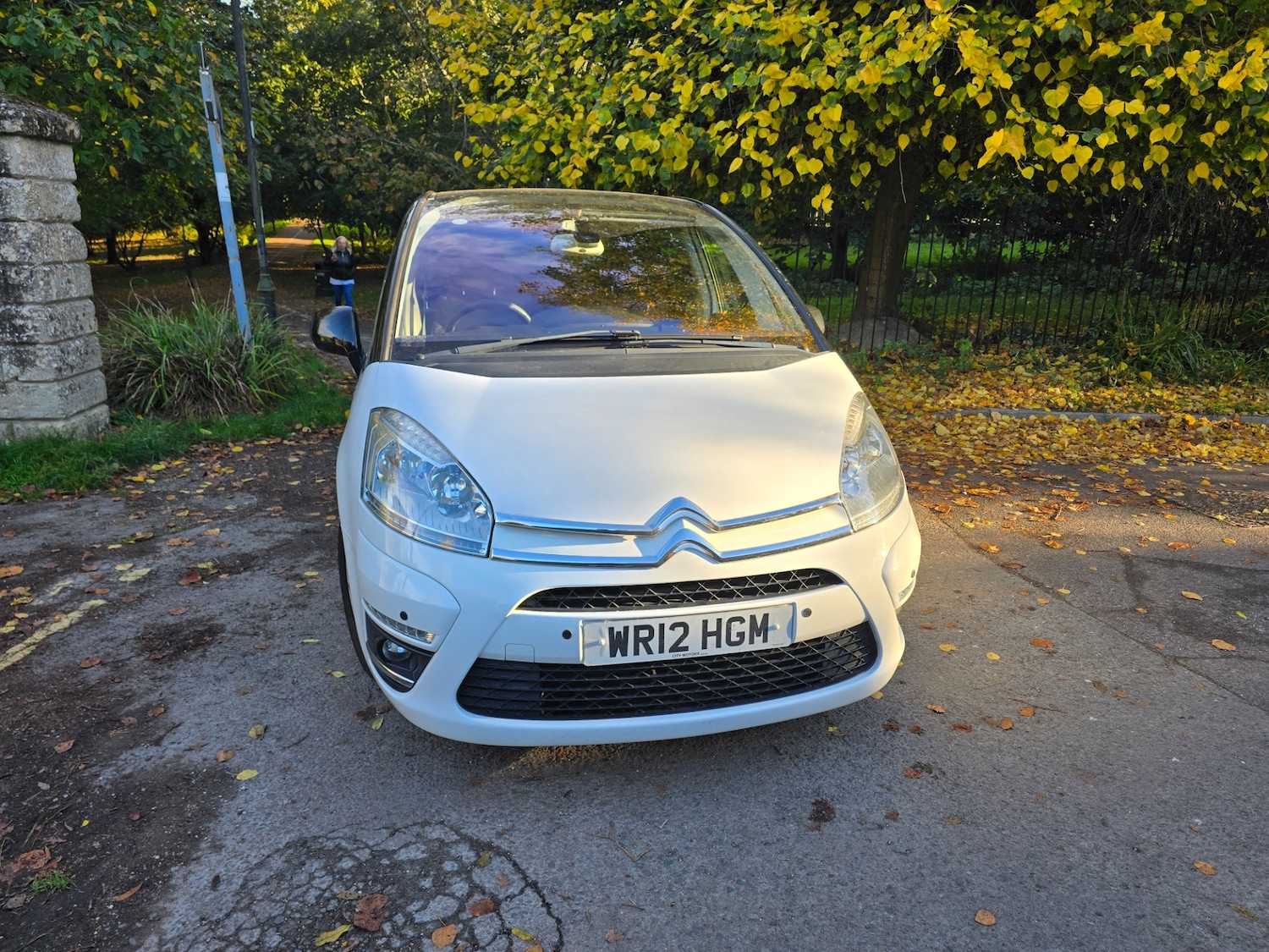 Used Citroen C4 Picasso 2012 for sale - 76297264: Photo 2