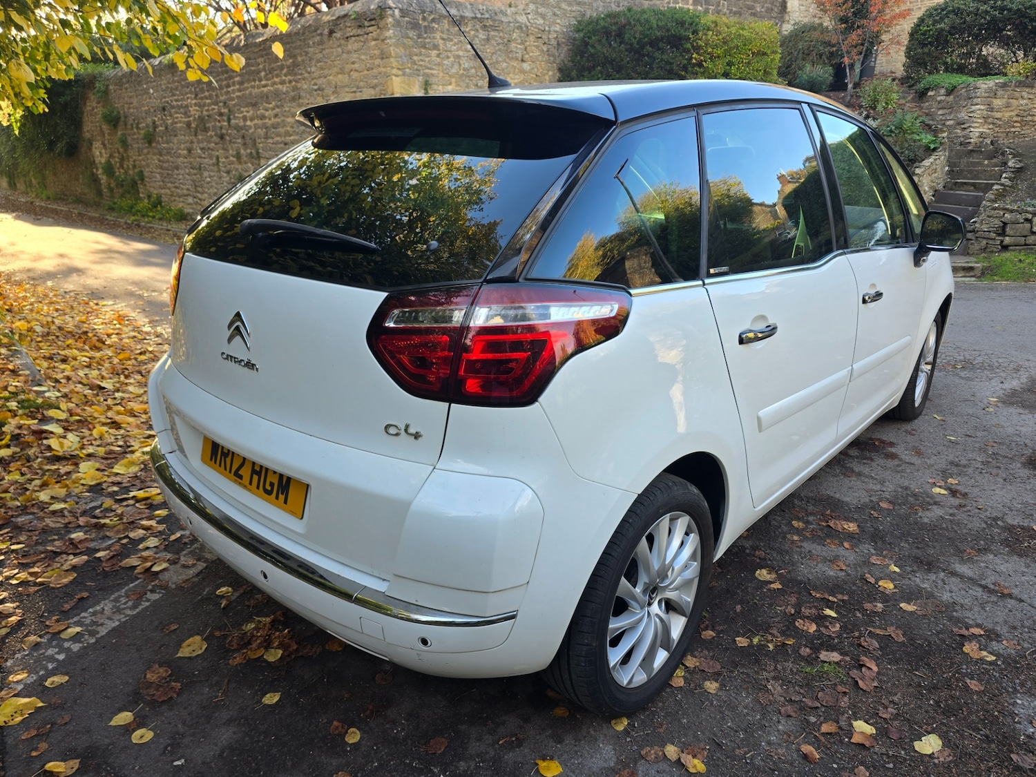 Used Citroen C4 Picasso 2012 for sale - 76297264: Photo 3