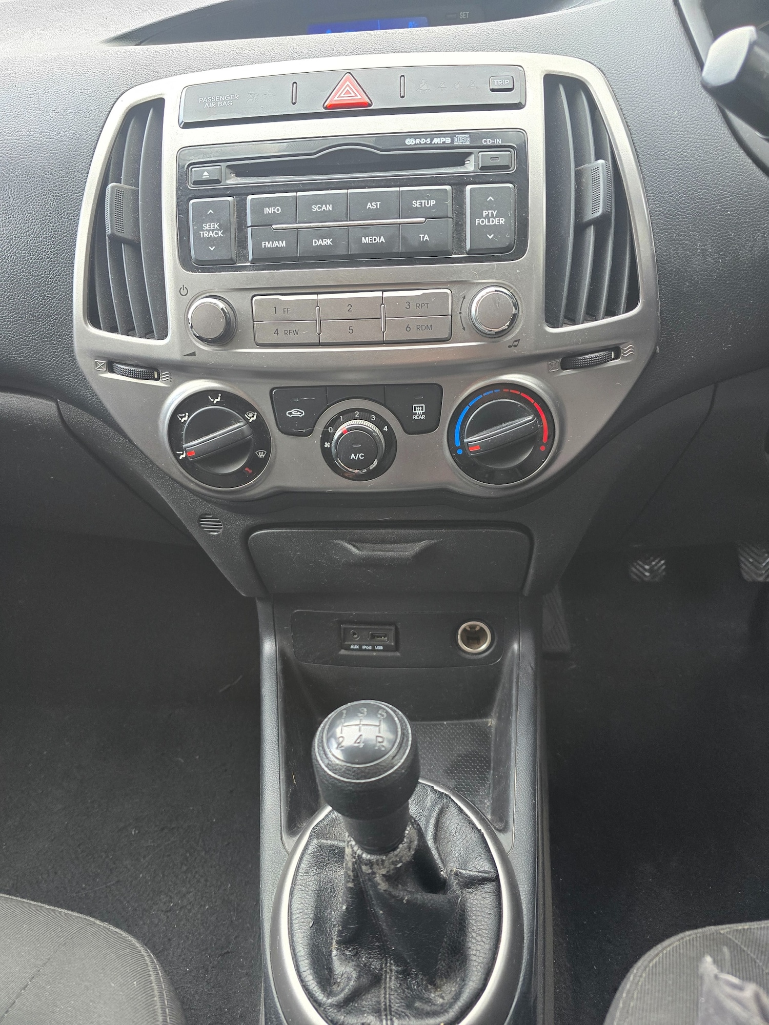 Used Hyundai i20 2013 for sale - 76271592: Photo 11