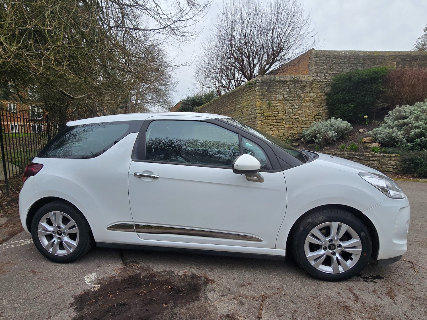 Used Citroen DS3 2015 for sale - 77640172: Photo 2
