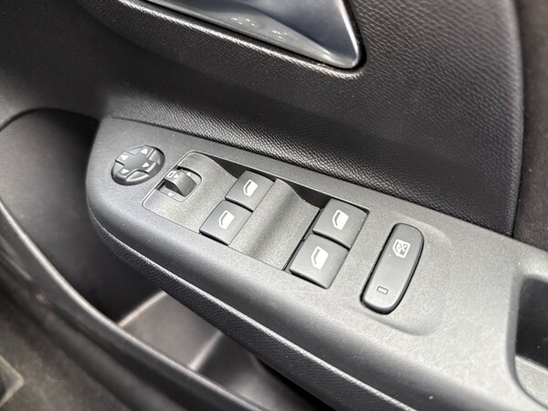 Used Vauxhall Corsa 2023 for sale - 75629526: Photo 17