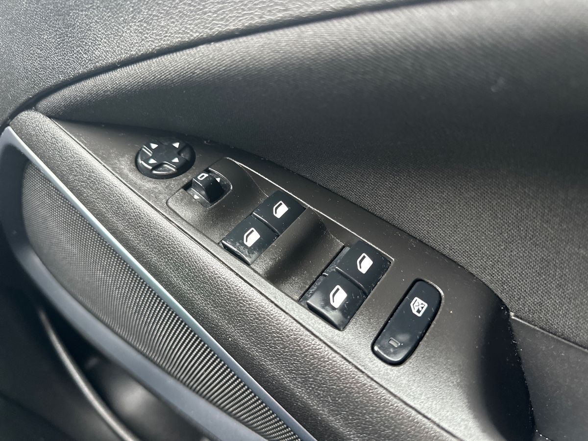 Used Vauxhall Crossland X 2018 for sale - 76873967: Photo 17