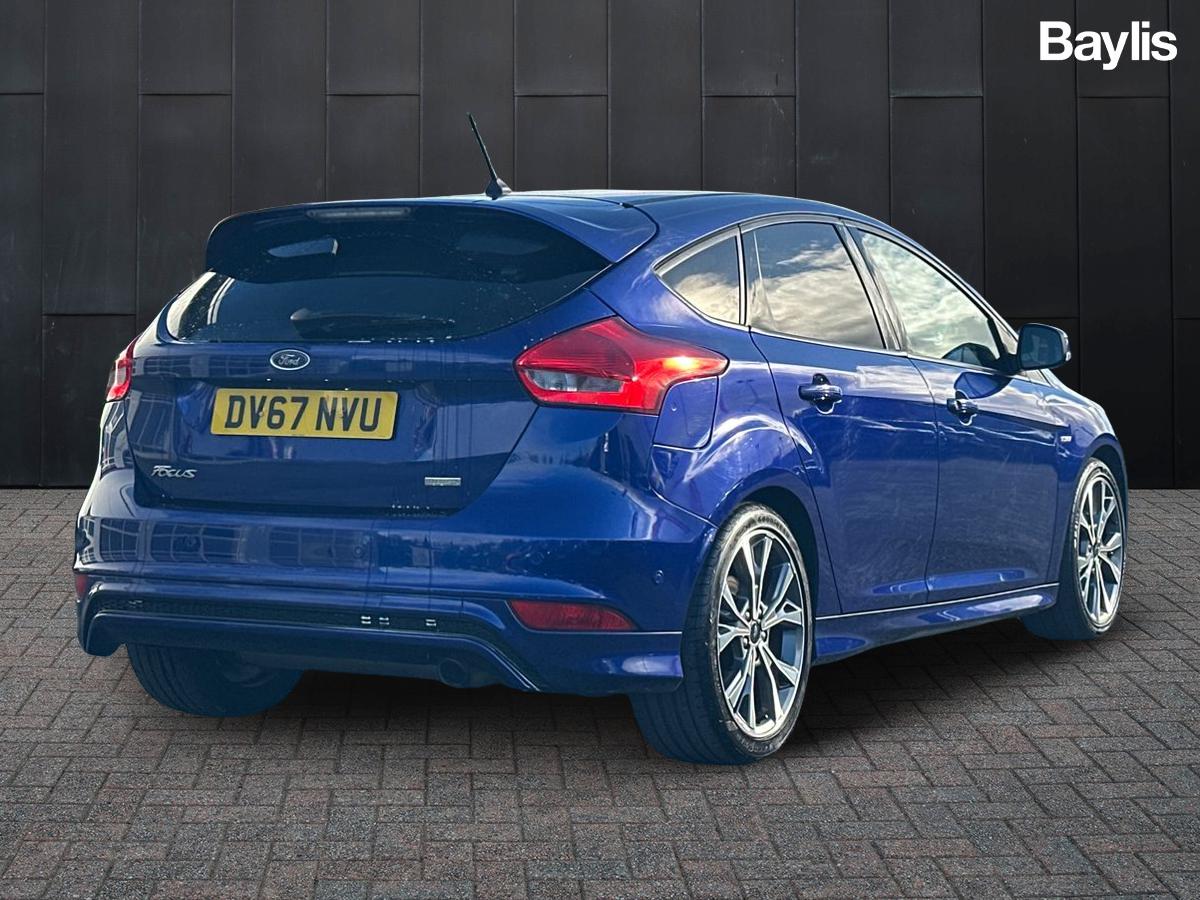 Used Ford Focus 2017 for sale - 76373001: Photo 2