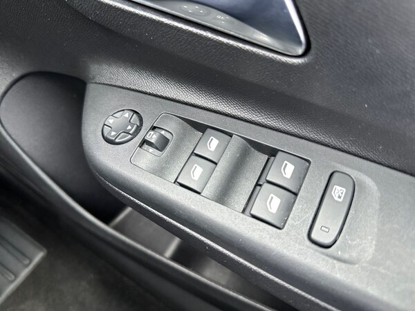 Used Vauxhall Corsa 2023 for sale - 75629648: Photo 17
