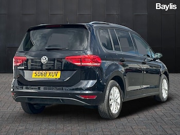 Used Volkswagen Touran 2018 for sale - 75591077: Photo