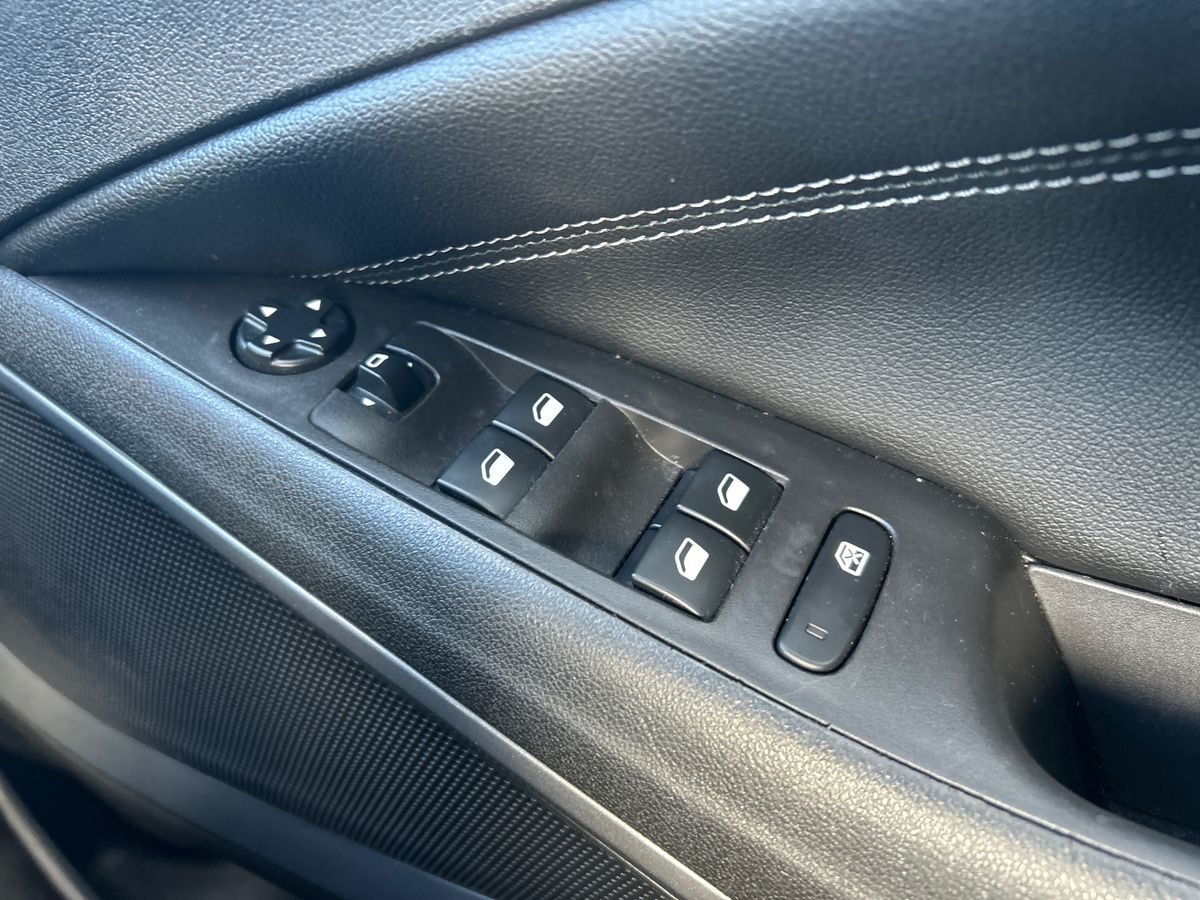 Used Vauxhall Crossland 2022 for sale - 76873947: Photo 17