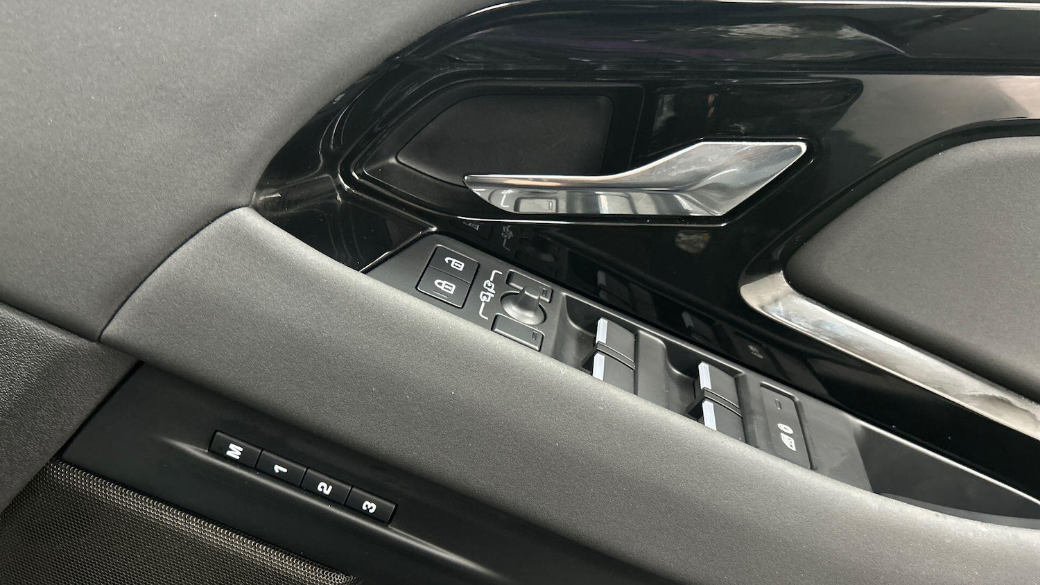 Used Land Rover Range Rover Evoque 2024 for sale - 76152117: Photo 25