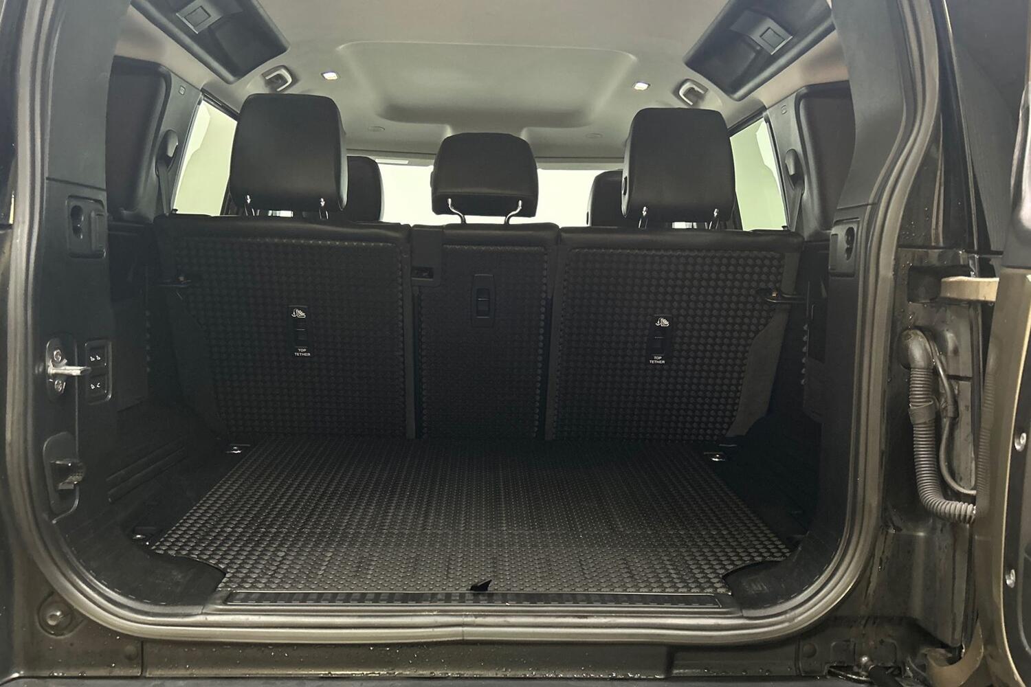 Used Land Rover Defender 110 2020 for sale - 76059837: Photo 10