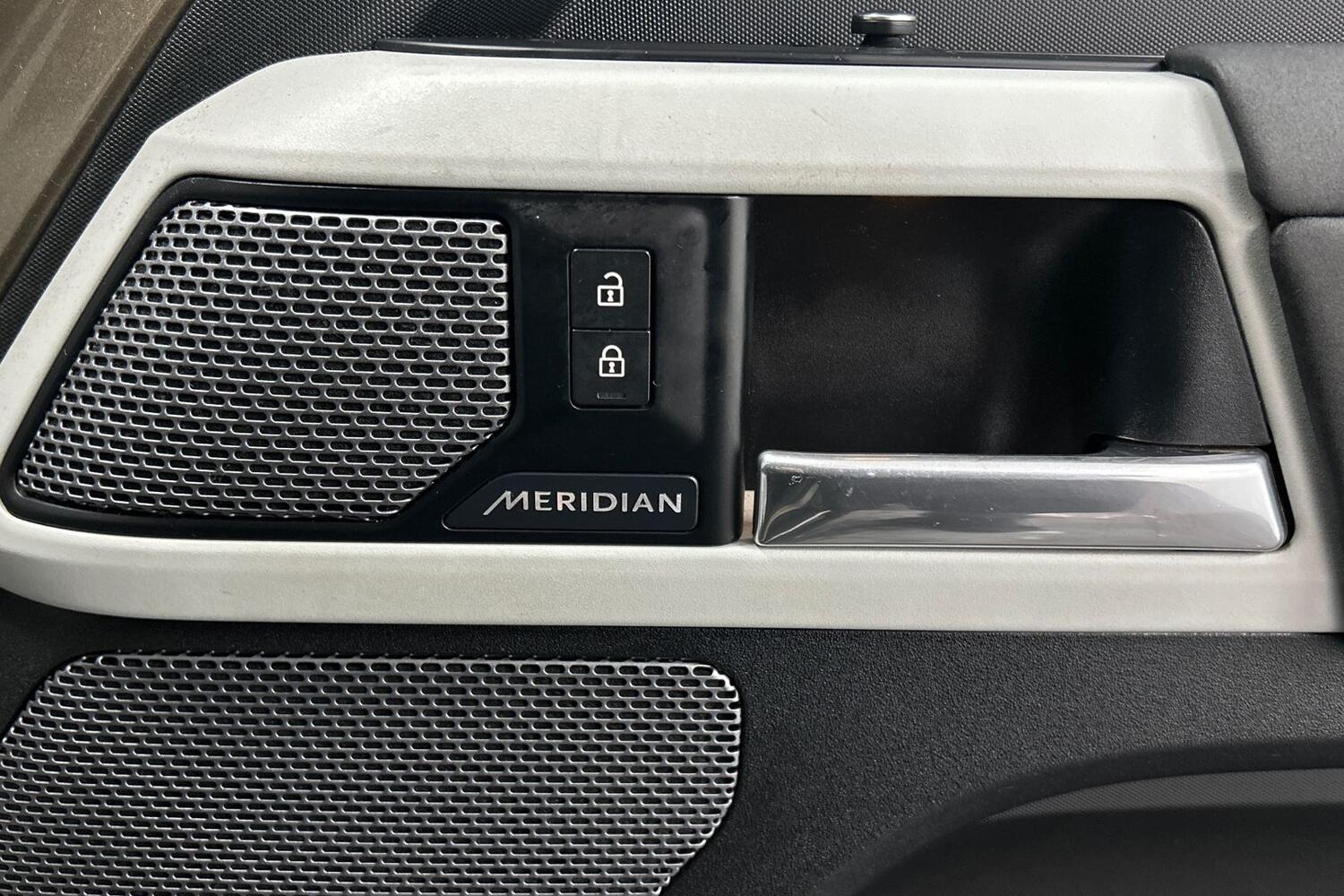 Used Land Rover Defender 110 2020 for sale - 76059837: Photo 24