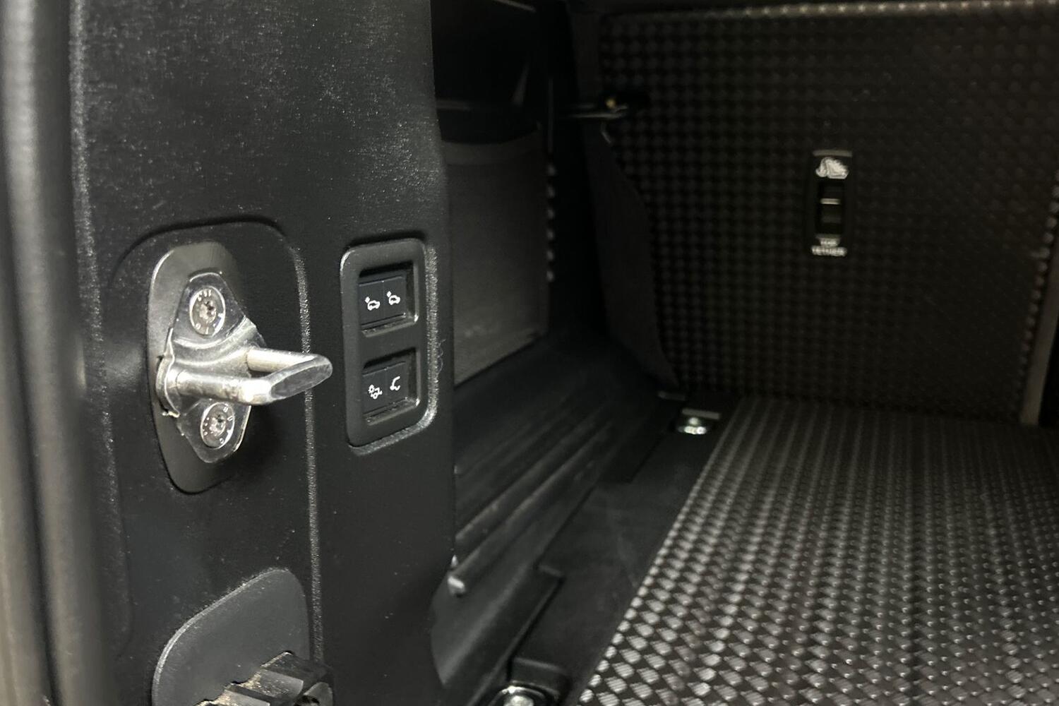 Used Land Rover Defender 110 2020 for sale - 76059837: Photo 26