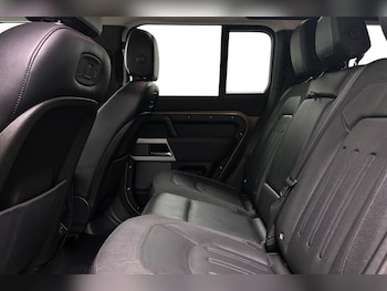 Used Land Rover Defender 110 2020 for sale - 76059837: Photo 4