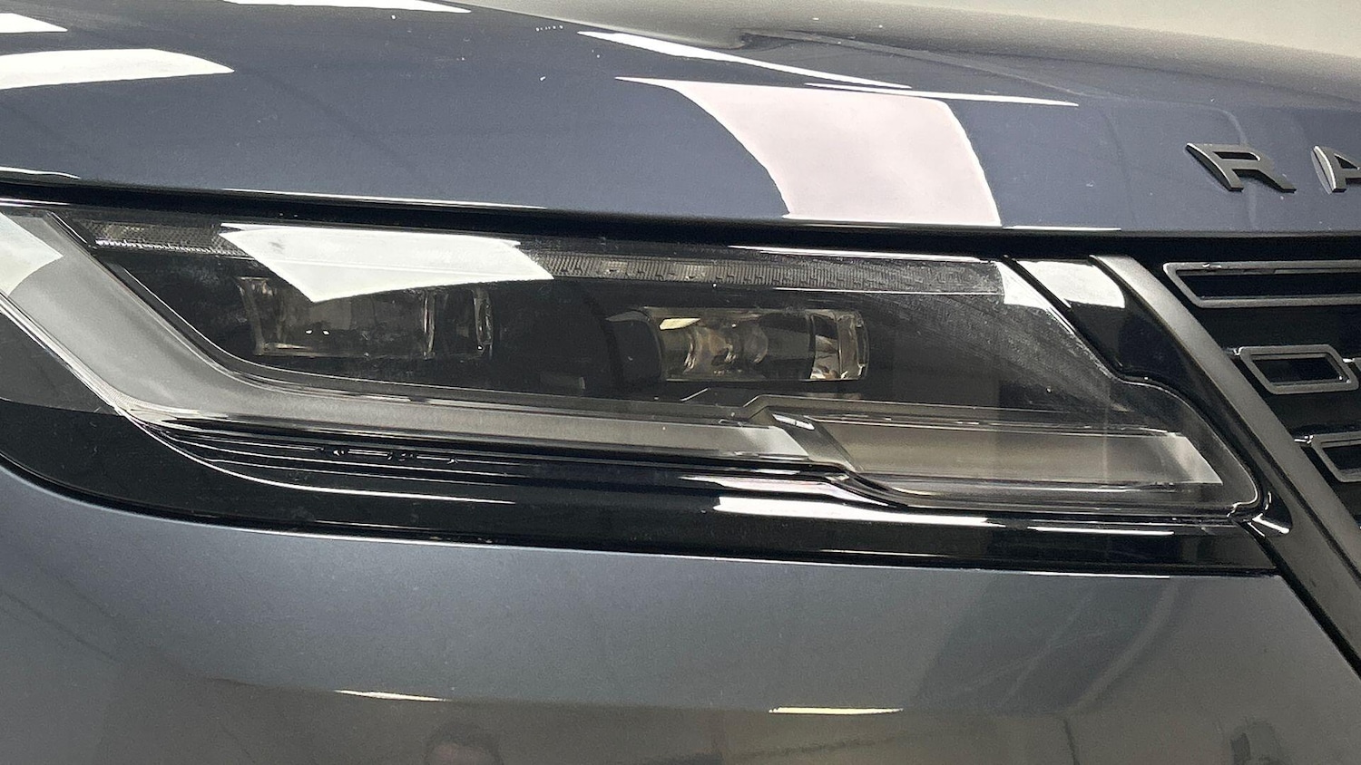 Used Land Rover Range Rover Velar 2023 for sale - 76084829: Photo 17