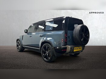 Used Land Rover Defender 110 2024 for sale - 76200949: Photo