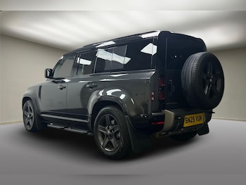 Used Land Rover Defender 110 2025 for sale - 75634964: Photo