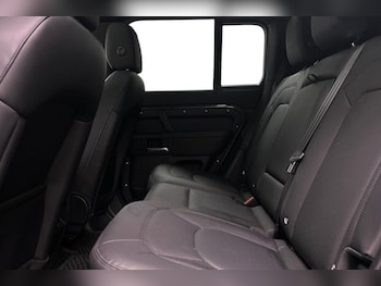 Used Land Rover Defender 110 2025 for sale - 75634964: Photo