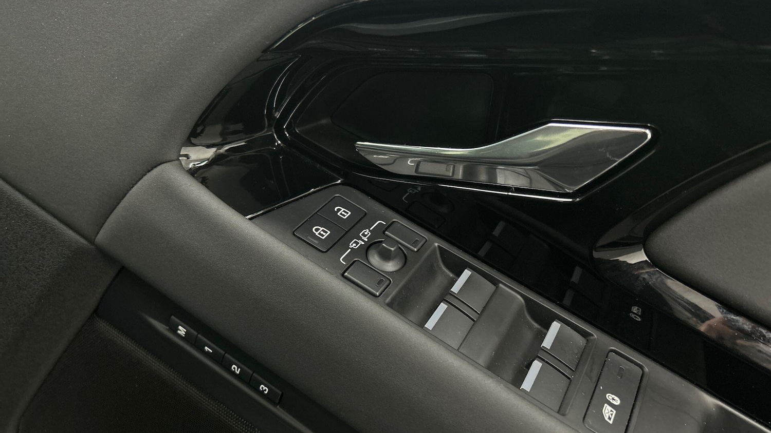 Used Land Rover Range Rover Evoque 2025 for sale - 76189506: Photo 25