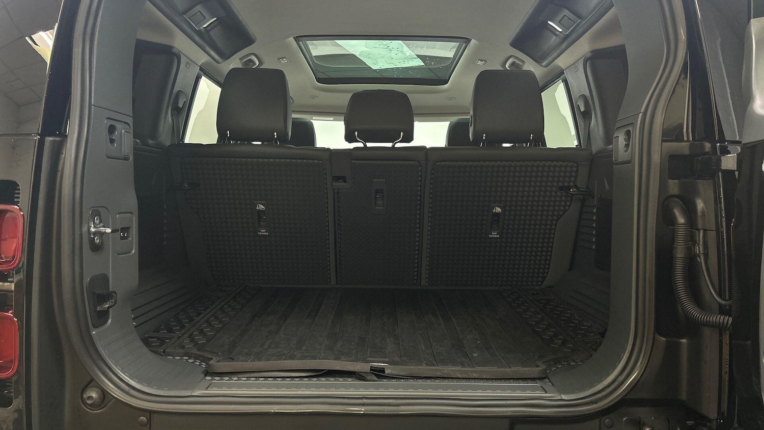 Used Land Rover Defender 110 2023 for sale - 76159063: Photo 10