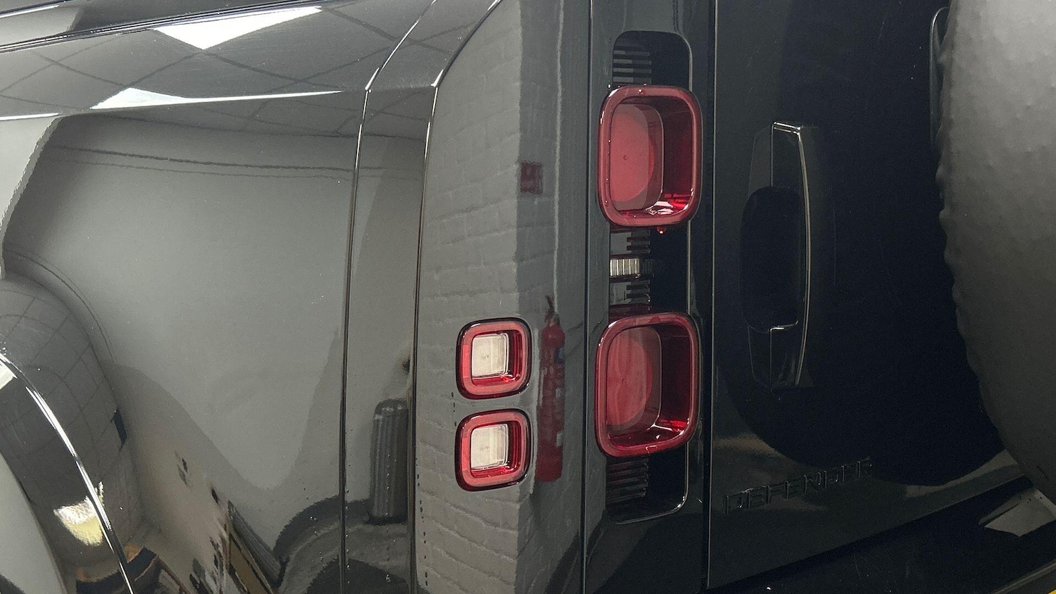 Used Land Rover Defender 110 2023 for sale - 76159063: Photo 19