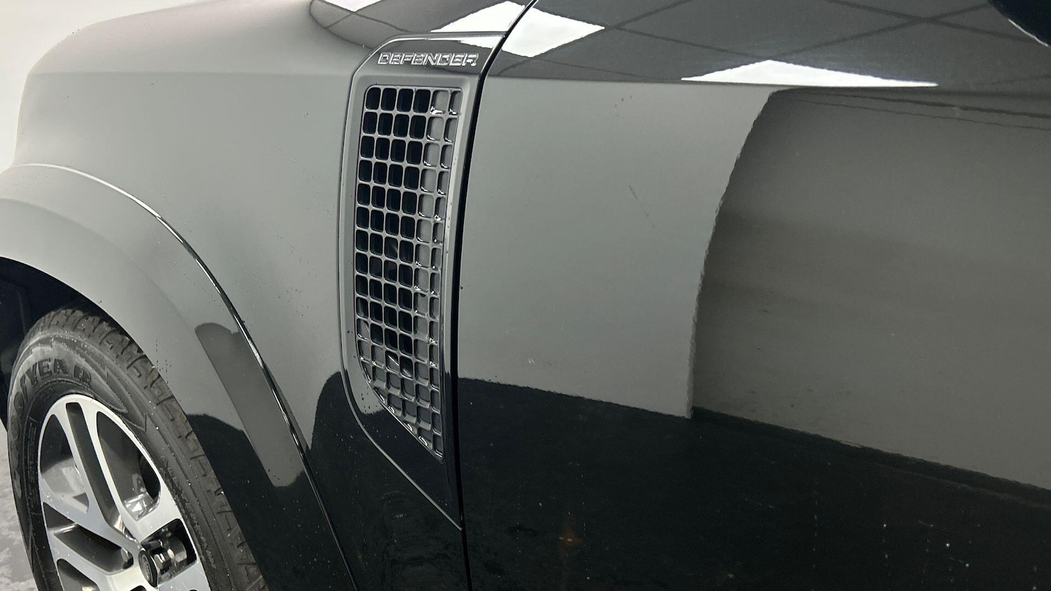 Used Land Rover Defender 110 2023 for sale - 76159063: Photo 27