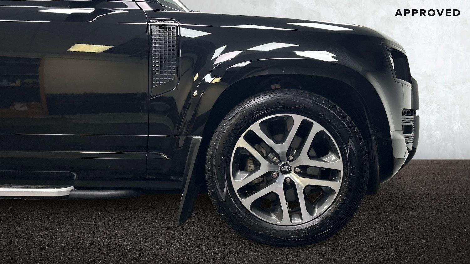 Used Land Rover Defender 110 2023 for sale - 76159063: Photo 8