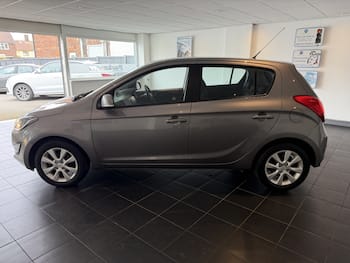 Used Hyundai i20 2014 for sale - 79801699: Photo