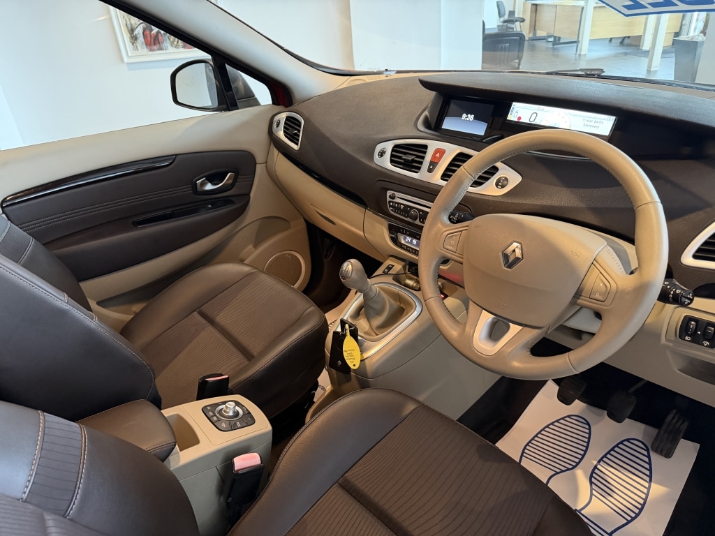 Used Renault Grand Scenic 2010 for sale - 76159708: Photo 10