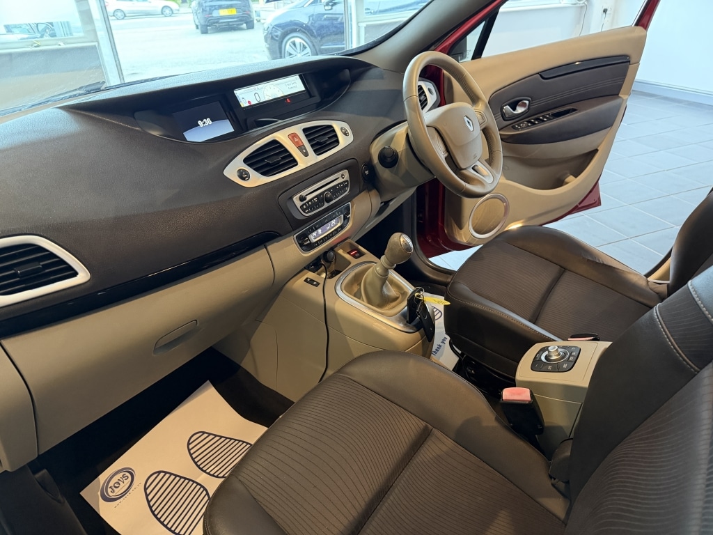 Used Renault Grand Scenic 2010 for sale - 76159708: Photo 11