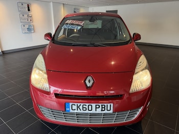 Used Renault Grand Scenic 2010 for sale - 76159708: Photo 2