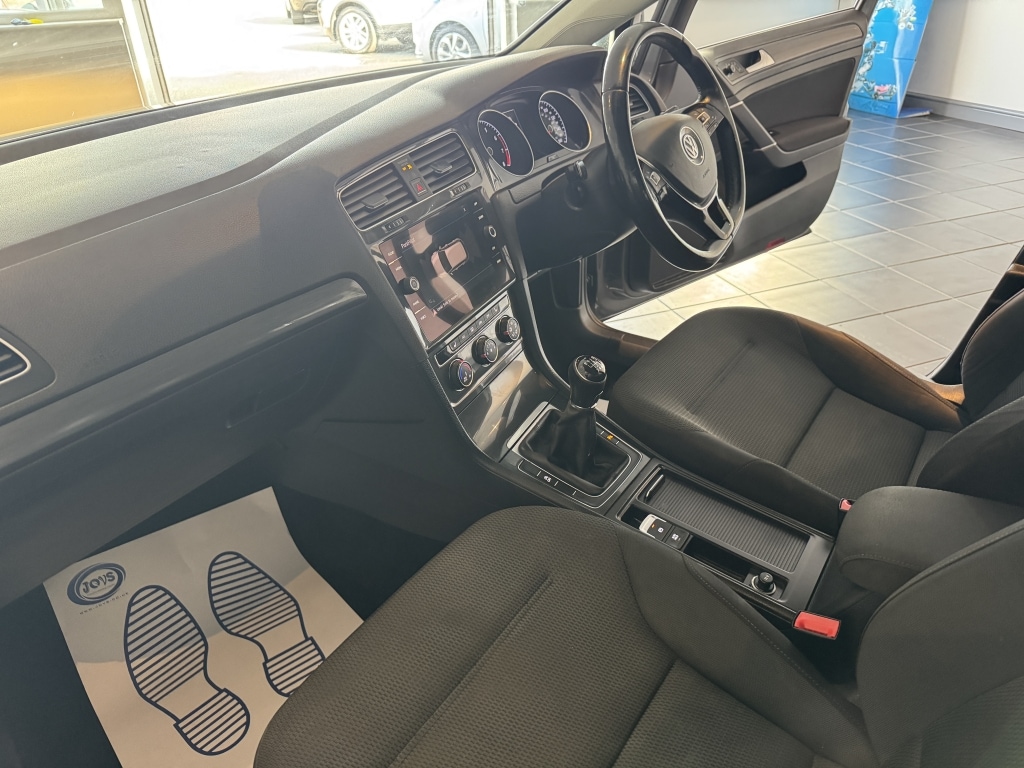 Used Volkswagen Golf 2017 for sale - 75826870: Photo 10