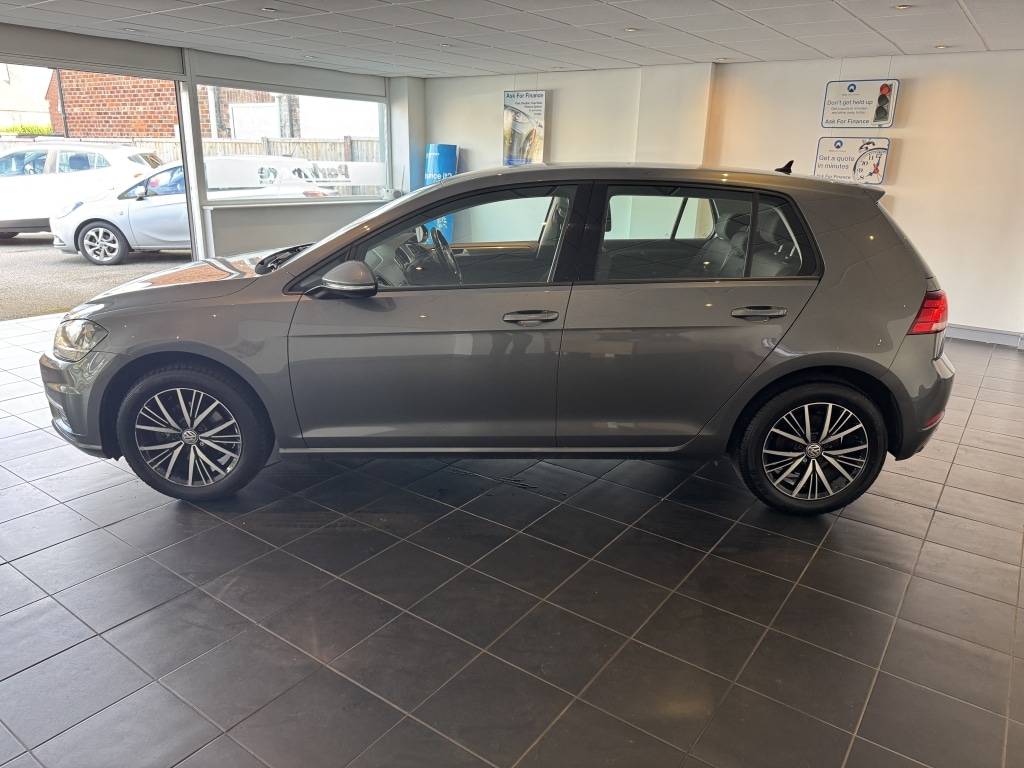 Used Volkswagen Golf 2017 for sale - 75826870: Photo 4