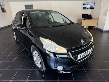 Used Peugeot 208 2015 for sale - 79164217: Photo
