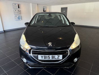 Used Peugeot 208 2015 for sale - 79164217: Photo