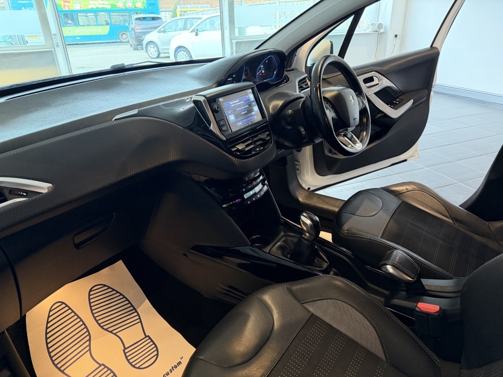 Used Peugeot 2008 2016 for sale - 76737322: Photo 11