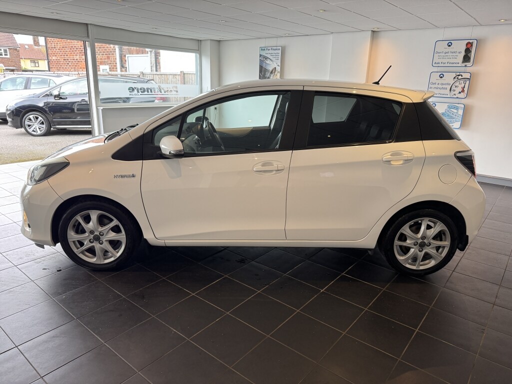Used Toyota Yaris 2014 for sale - 75948738: Photo 4