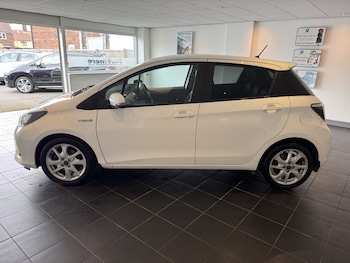 Used Toyota Yaris 2014 for sale - 75948738: Photo