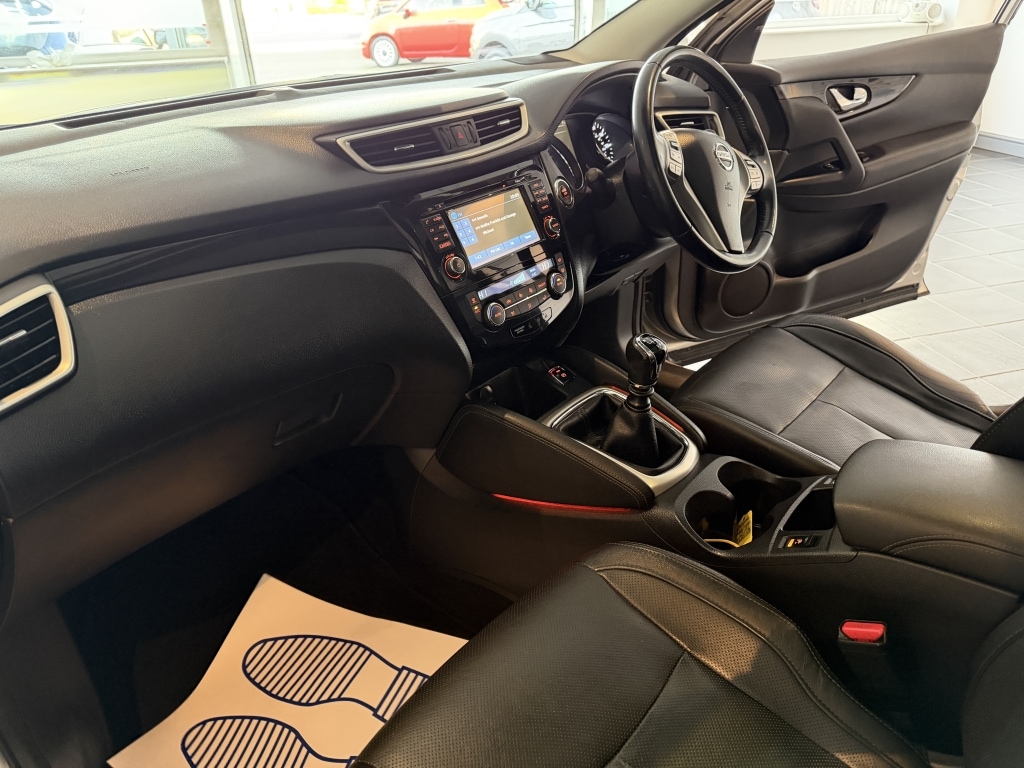 Used Nissan Qashqai 2015 for sale - 77300244: Photo 11