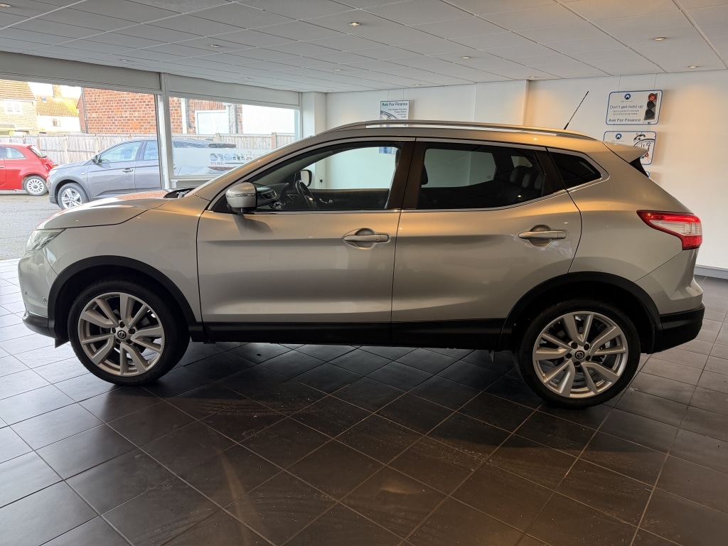 Used Nissan Qashqai 2015 for sale - 77300244: Photo 4
