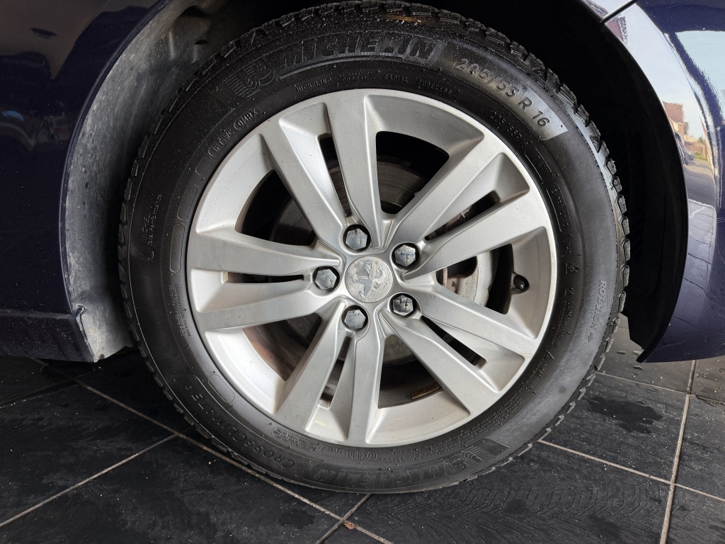 Used Peugeot 308 2015 for sale - 77556404: Photo 9