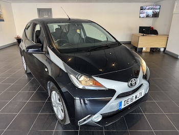 2016 (16) - 1.0 VVT-I X-PRESSION 5DR Manual