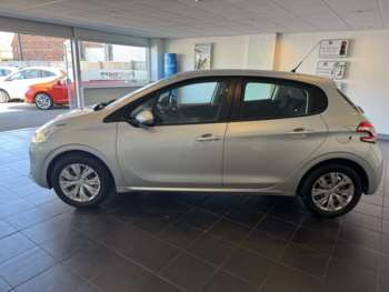 Used Peugeot 208 2014 for sale - 74603891: Photo