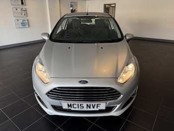 Used Ford Fiesta 2015 for sale - 79515340: Photo