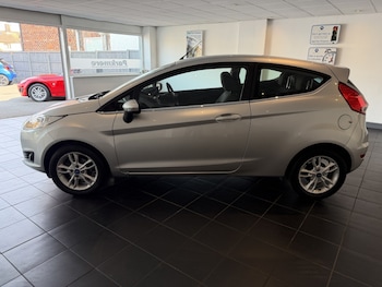 Used Ford Fiesta 2015 for sale - 79515340: Photo
