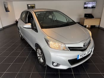 Used Toyota Yaris 2014 for sale - 79801691: Photo